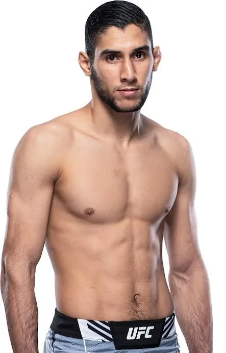 Farès Ziam célébrant une victoire UFC